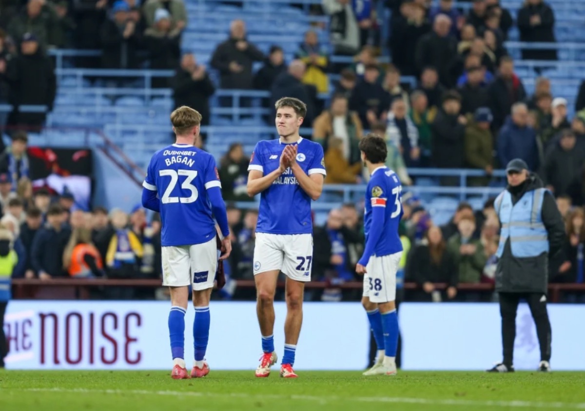 Cardiff City FC players on the pitch