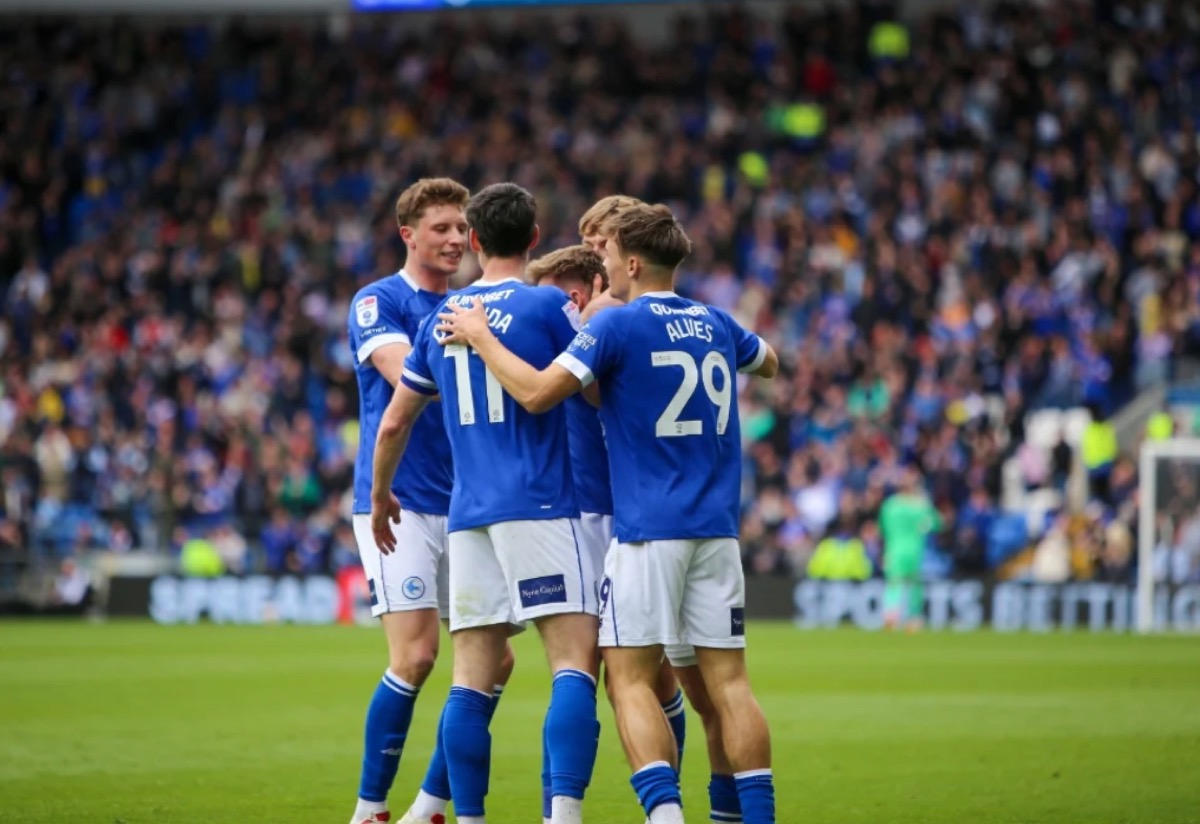 Cardiff City FC players celebrating
